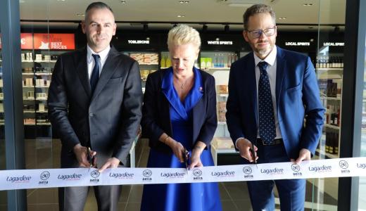Rezanje vrpce u duty free trgovini u luci Durr&euml;s